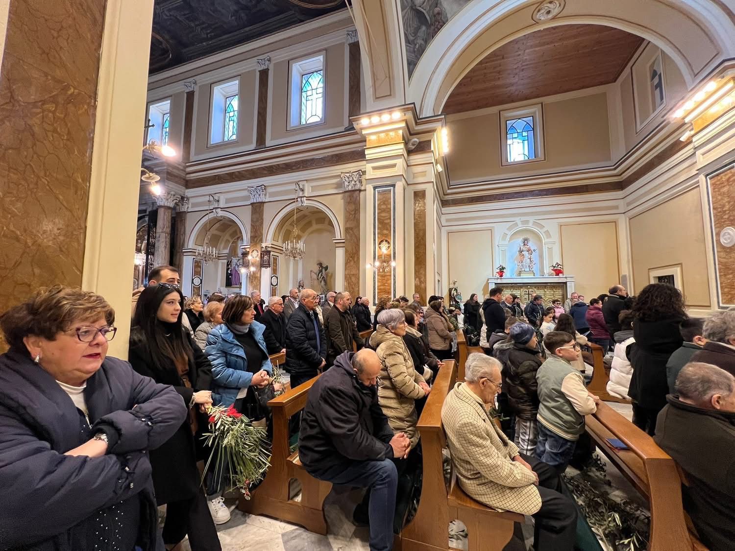 Mugnano del Cardinale, grande partecipazione alla benedizione delle palme: don Giuseppe Autorino guida la comunità