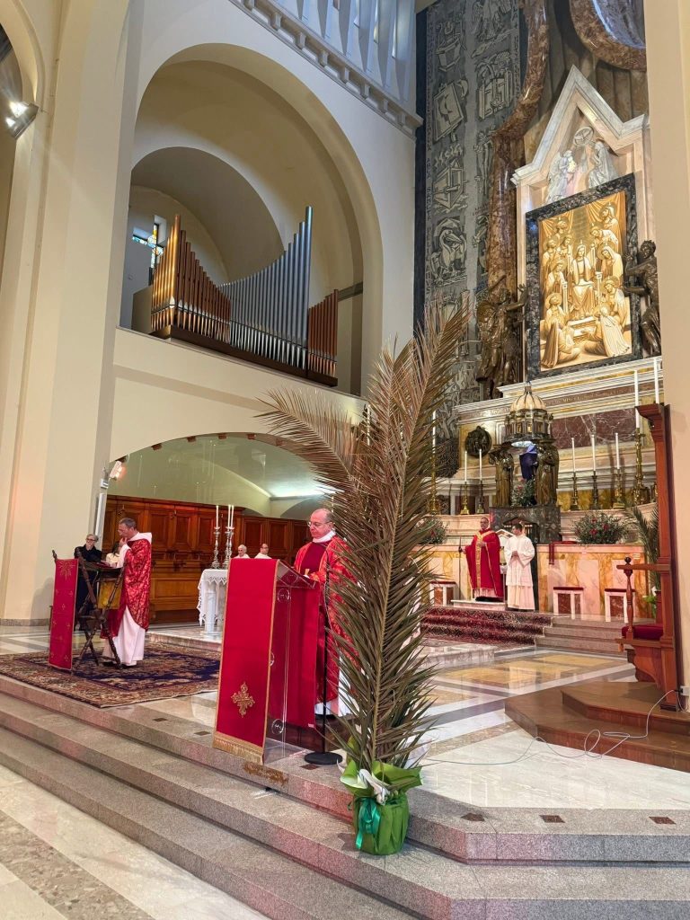 Montevergine riapre ai fedeli nella Domenica delle Palme: l’abate Guariglia, “Siate costruttori di vita”
