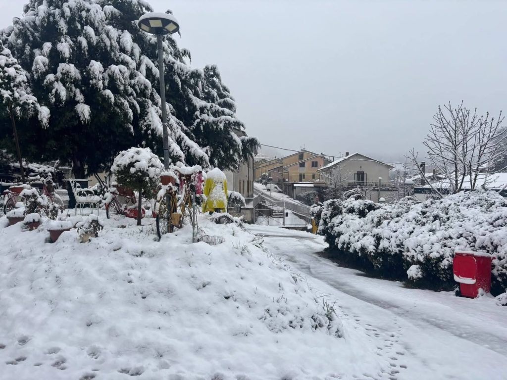 Irpinia imbiancata, paesaggi incantati dopo la neve: scenari da cartolina (foto)