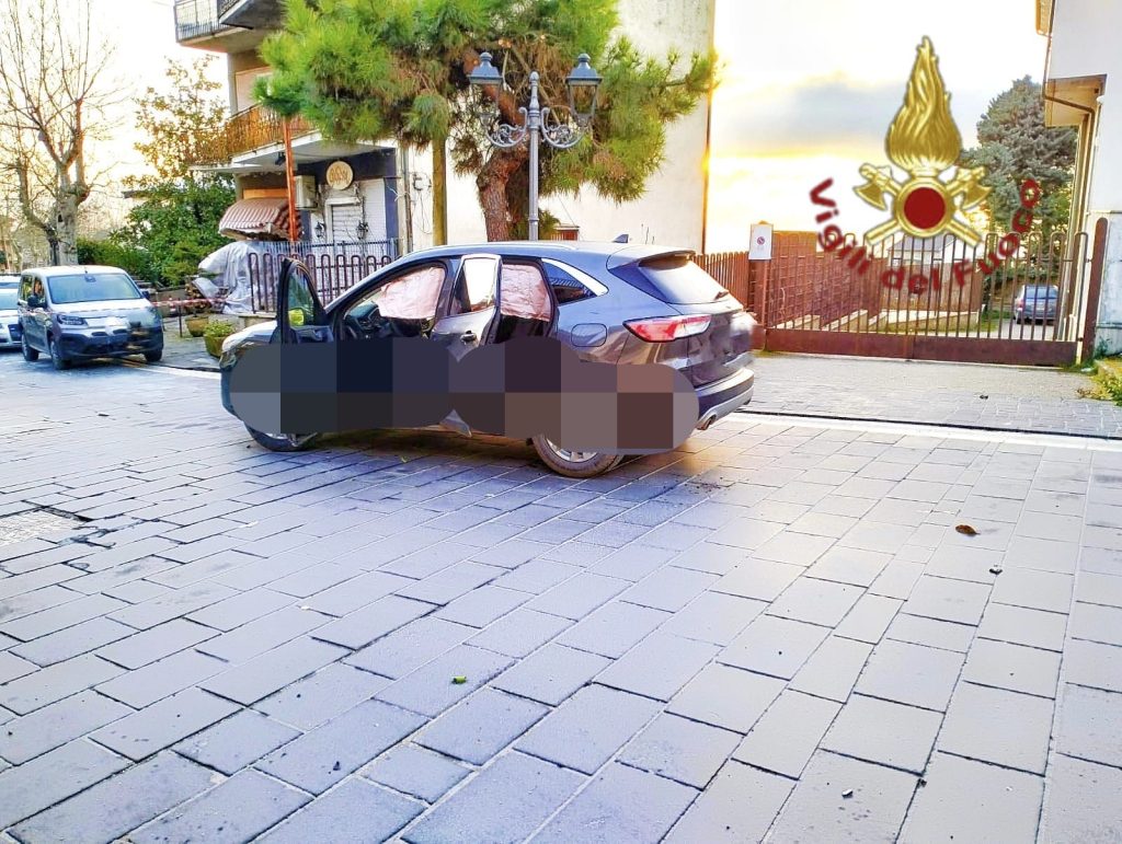 Vigili del Fuoco di Avellino: intervento a Vallata per esplosione presso sportello bancomat.