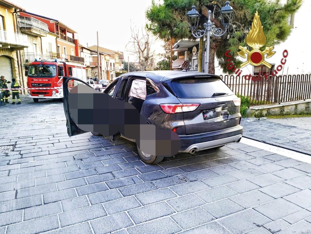 Vigili del Fuoco di Avellino: intervento a Vallata per esplosione presso sportello bancomat.