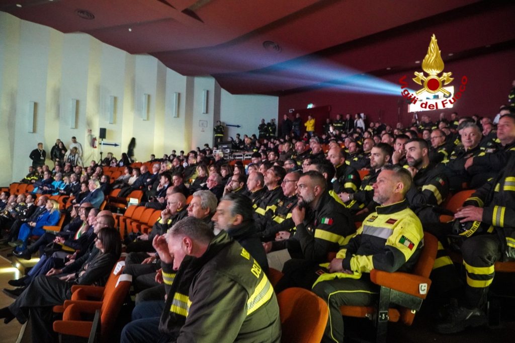 I Vigili del Fuoco celebrano la prima Festa Istituzionale del Corpo Nazionale ad Avellino.