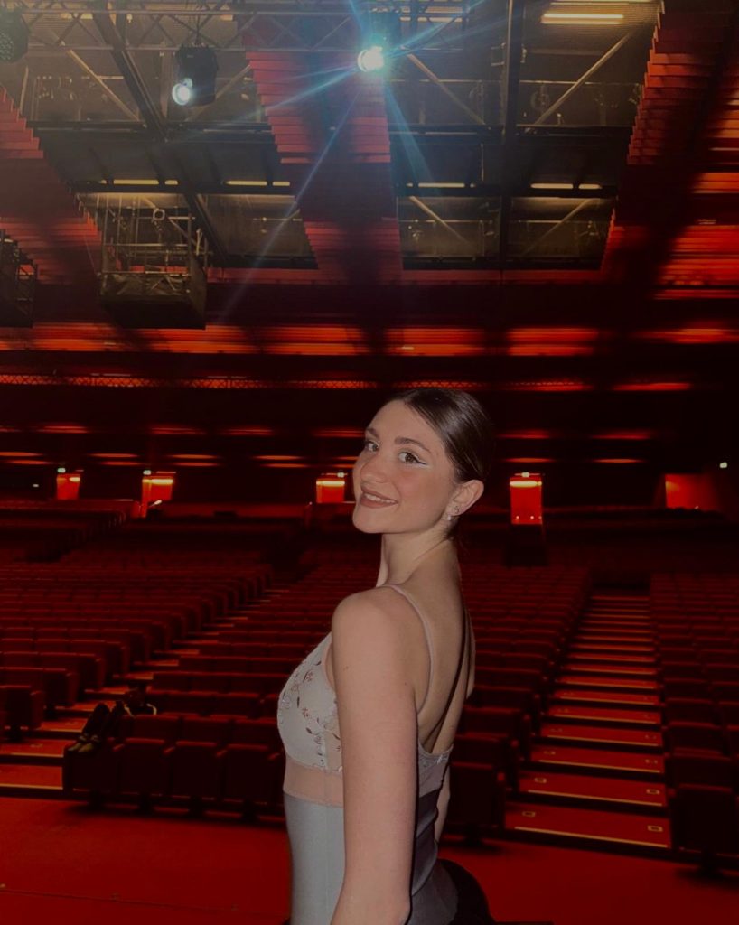 Karolin Bellavista: Il Trionfo Europeo tra i Capolavori del Balletto Classico