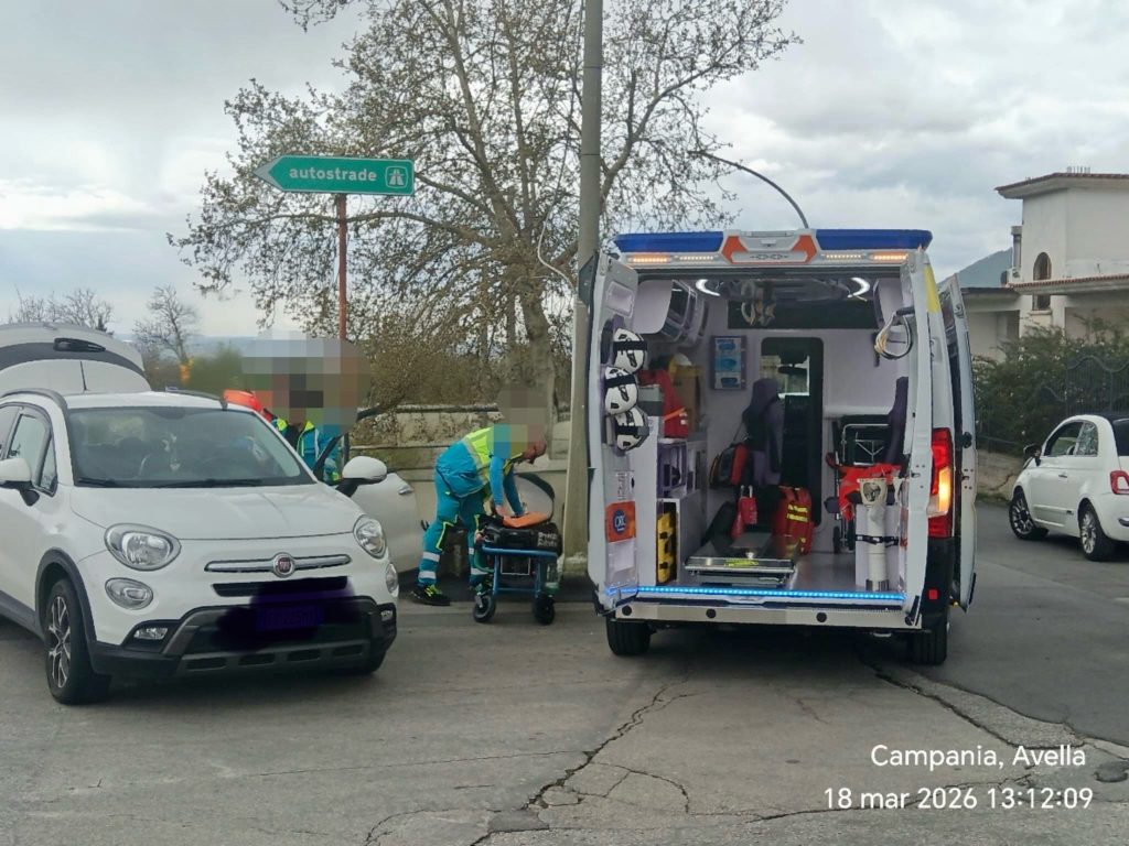 Incidente ad Avella: scontro tra due Fiat 500, ferita lievemente una donn