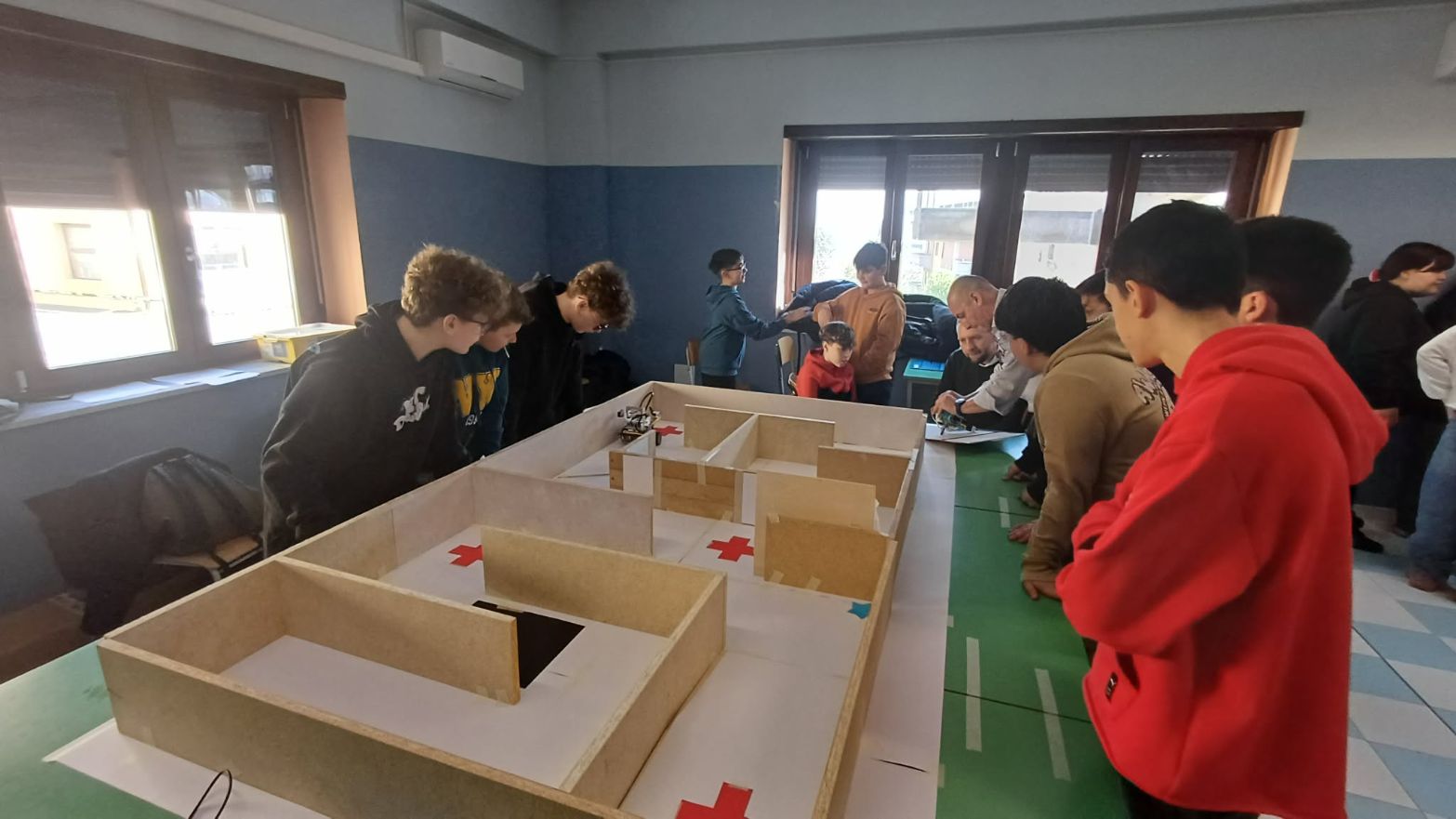 MONTEFORTE. RoboCup Campania 2026, studenti protagonisti all’IC Aurigemma tra robot e sfide tecnologiche