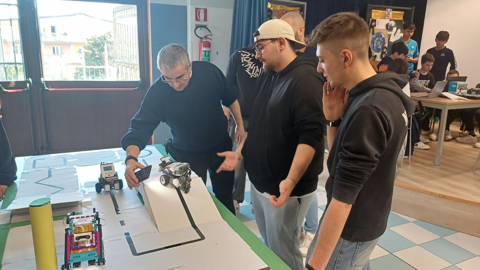 MONTEFORTE. RoboCup Campania 2026, studenti protagonisti all’IC Aurigemma tra robot e sfide tecnologiche