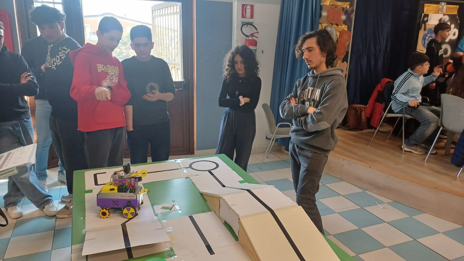 MONTEFORTE. RoboCup Campania 2026, studenti protagonisti all’IC Aurigemma tra robot e sfide tecnologiche