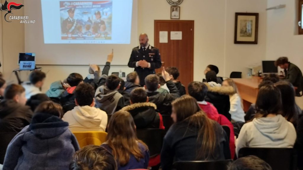 I Carabinieri del Comando Provinciale di Avellino proseguono gli incontri di prossimità con studenti e anziani