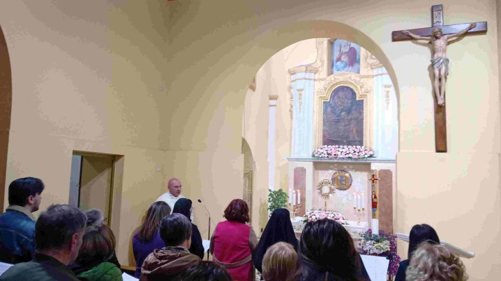 Brusciano, veglia per la pace nella Cappella dell’Adorazione: comunità unita nel segno dello “Shalom” Brusciano, veglia per la pace nella Cappella dell’Adorazione: comunità unita nel segno dello “Shalom”