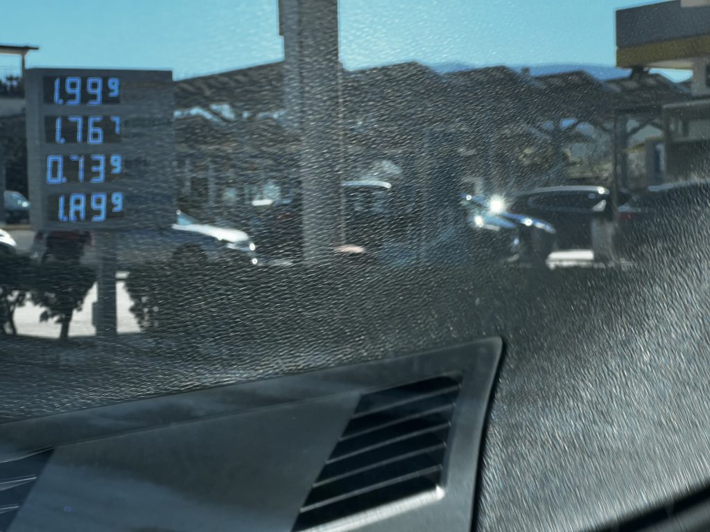 Corsa al pieno nel Baianese: distributori presi d’assalto prima dei rincari