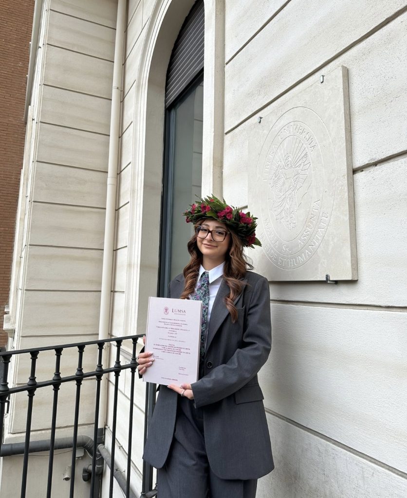 Mugnano del Cardinale festeggia la dottoressa Paola Ponte: laurea brillante in Mediazione Linguistica e Culturale