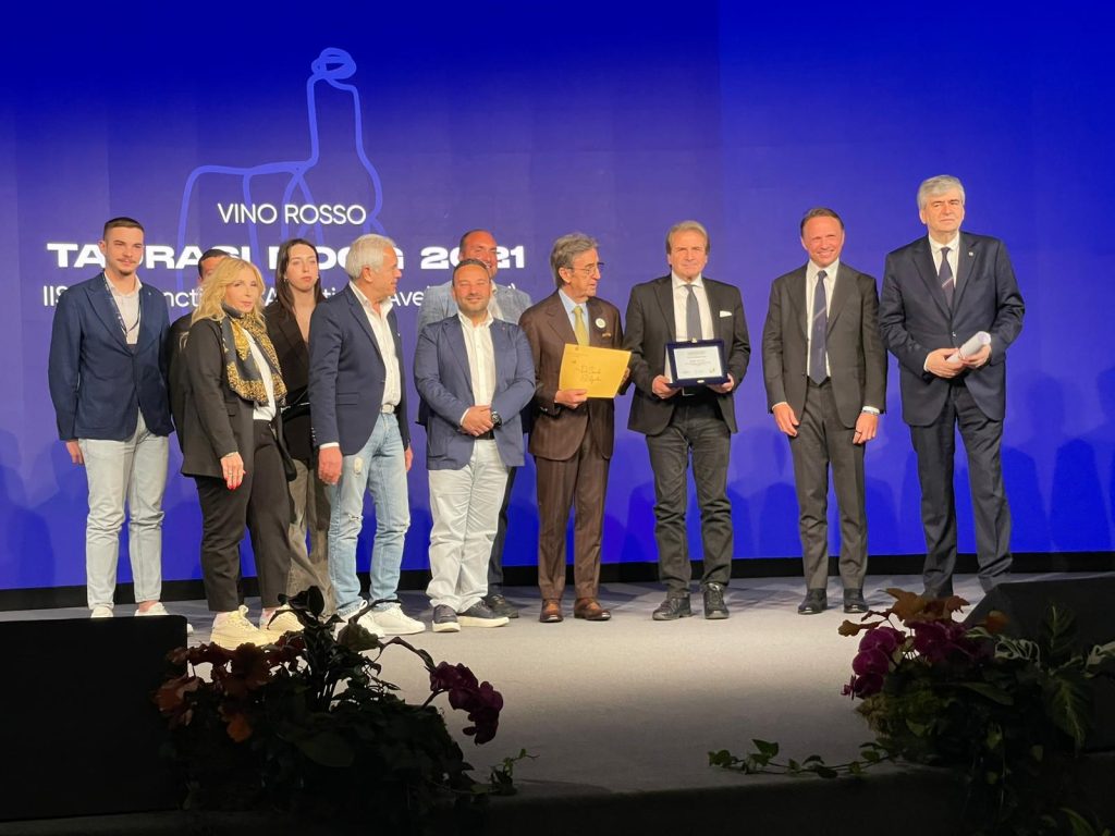 Vinitaly 2026, trionfo per l’Istituto Agrario “De Sanctis” di Avellino: primo premio con il Taurasi