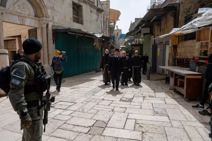 Gerusalemme, Via Crucis nel silenzio della guerra: pochi frati sulla Via Dolorosa Gerusalemme, Via Crucis nel silenzio della guerra: pochi frati sulla Via Dolorosa