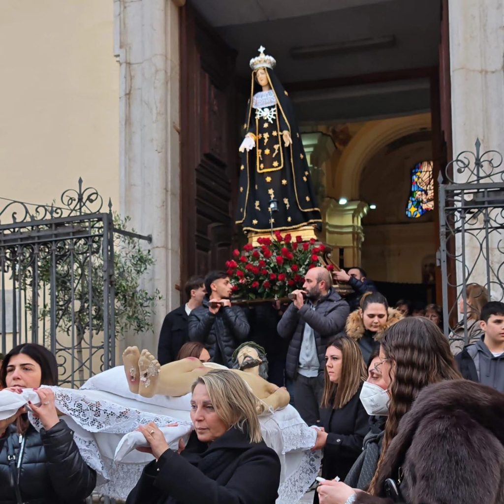 Marzano di Nola, il Venerdì Santo tra fede e tradizione: la processione del Cristo morto Marzano di Nola, il Venerdì Santo tra fede e tradizione: la processione del Cristo morto