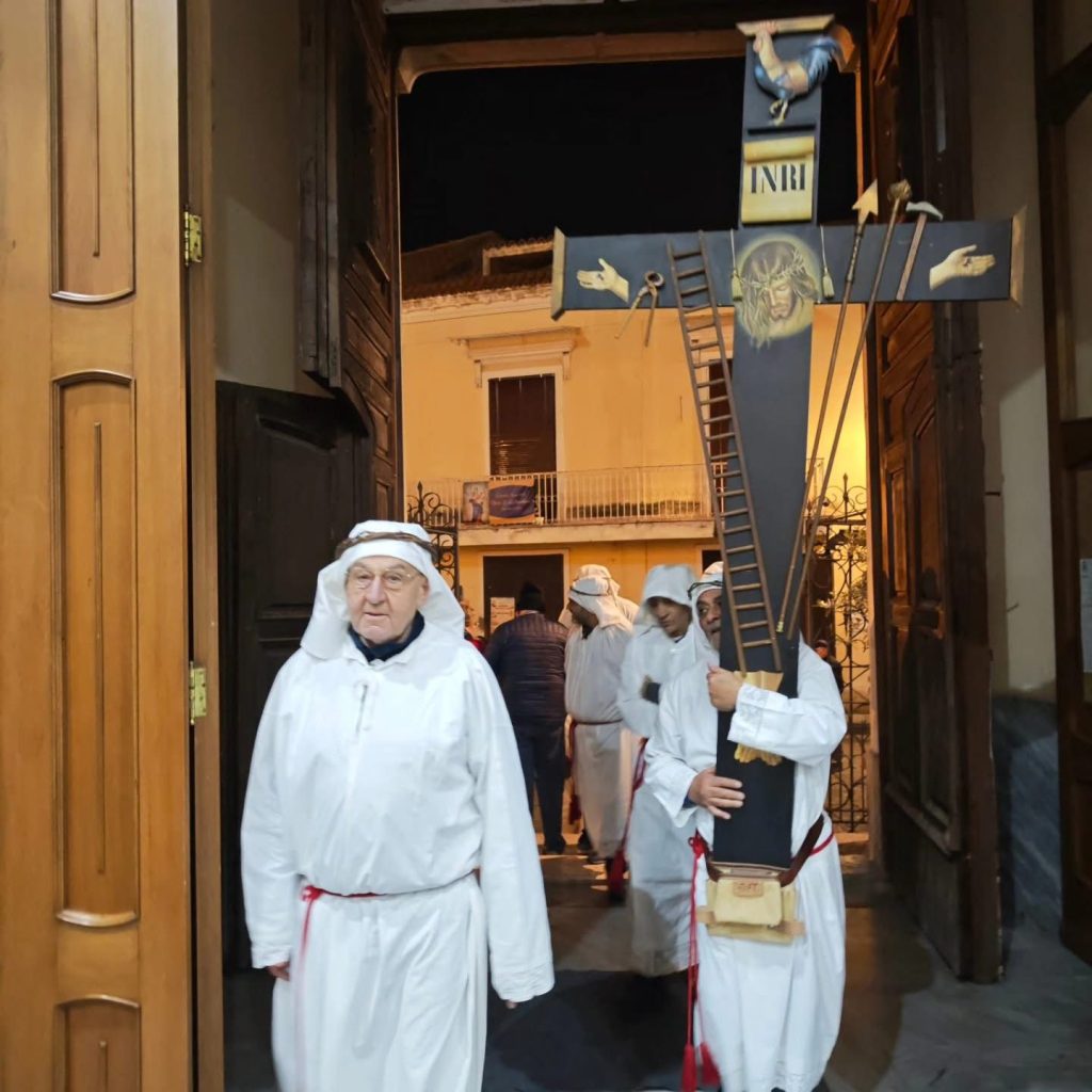 Marzano di Nola, il Venerdì Santo tra fede e tradizione: la processione del Cristo morto Marzano di Nola, il Venerdì Santo tra fede e tradizione: la processione del Cristo morto