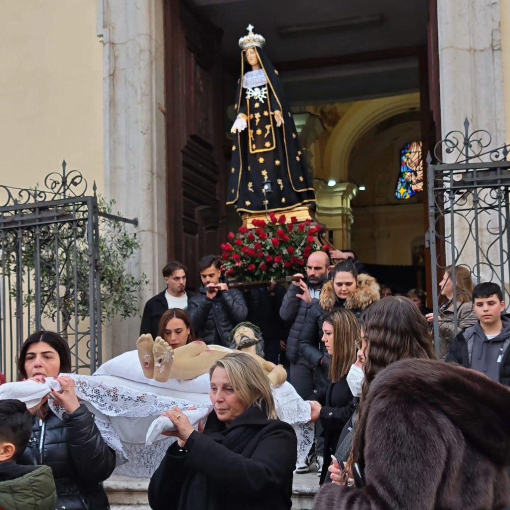 Marzano di Nola, il Venerdì Santo tra fede e tradizione: la processione del Cristo morto Marzano di Nola, il Venerdì Santo tra fede e tradizione: la processione del Cristo morto