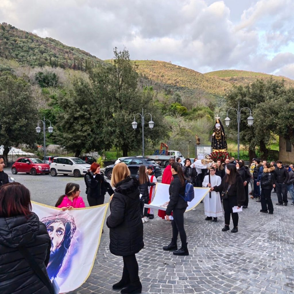 Marzano di Nola, il Venerdì Santo tra fede e tradizione: la processione del Cristo morto Marzano di Nola, il Venerdì Santo tra fede e tradizione: la processione del Cristo morto