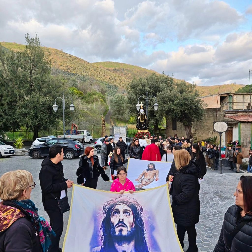Marzano di Nola, il Venerdì Santo tra fede e tradizione: la processione del Cristo morto Marzano di Nola, il Venerdì Santo tra fede e tradizione: la processione del Cristo morto