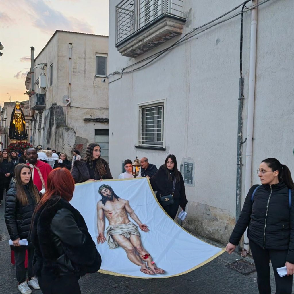 Marzano di Nola, il Venerdì Santo tra fede e tradizione: la processione del Cristo morto Marzano di Nola, il Venerdì Santo tra fede e tradizione: la processione del Cristo morto