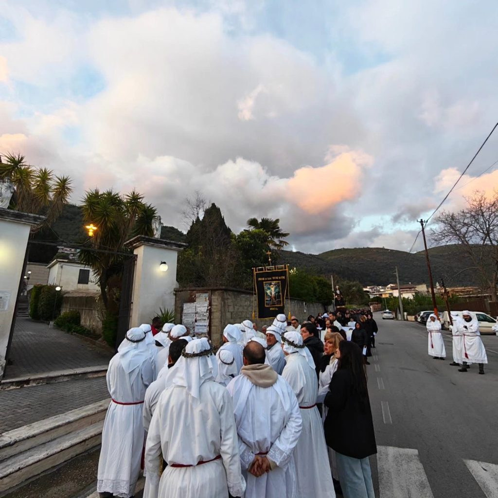 Marzano di Nola, il Venerdì Santo tra fede e tradizione: la processione del Cristo morto Marzano di Nola, il Venerdì Santo tra fede e tradizione: la processione del Cristo morto