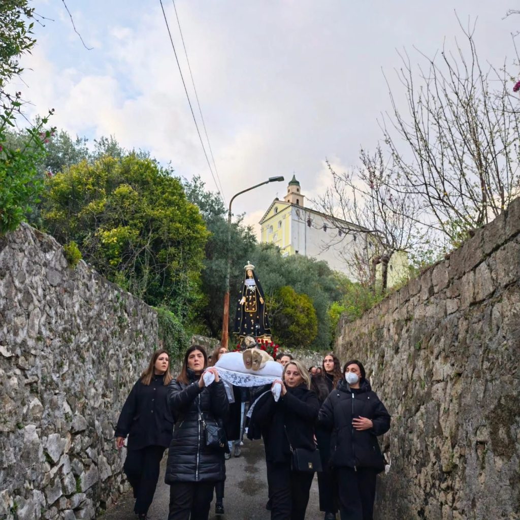 Marzano di Nola, il Venerdì Santo tra fede e tradizione: la processione del Cristo morto Marzano di Nola, il Venerdì Santo tra fede e tradizione: la processione del Cristo morto