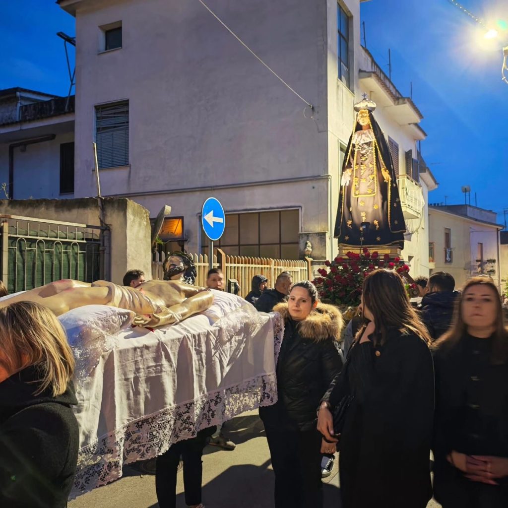 Marzano di Nola, il Venerdì Santo tra fede e tradizione: la processione del Cristo morto Marzano di Nola, il Venerdì Santo tra fede e tradizione: la processione del Cristo morto