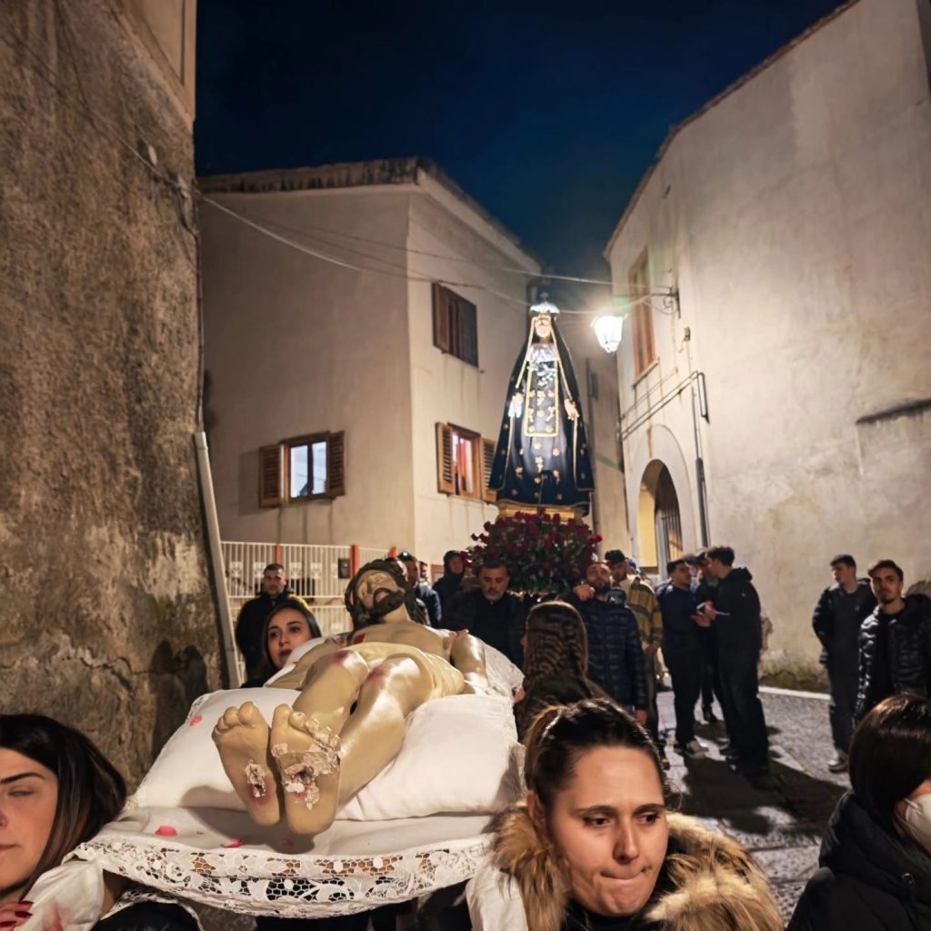 Marzano di Nola, il Venerdì Santo tra fede e tradizione: la processione del Cristo morto Marzano di Nola, il Venerdì Santo tra fede e tradizione: la processione del Cristo morto