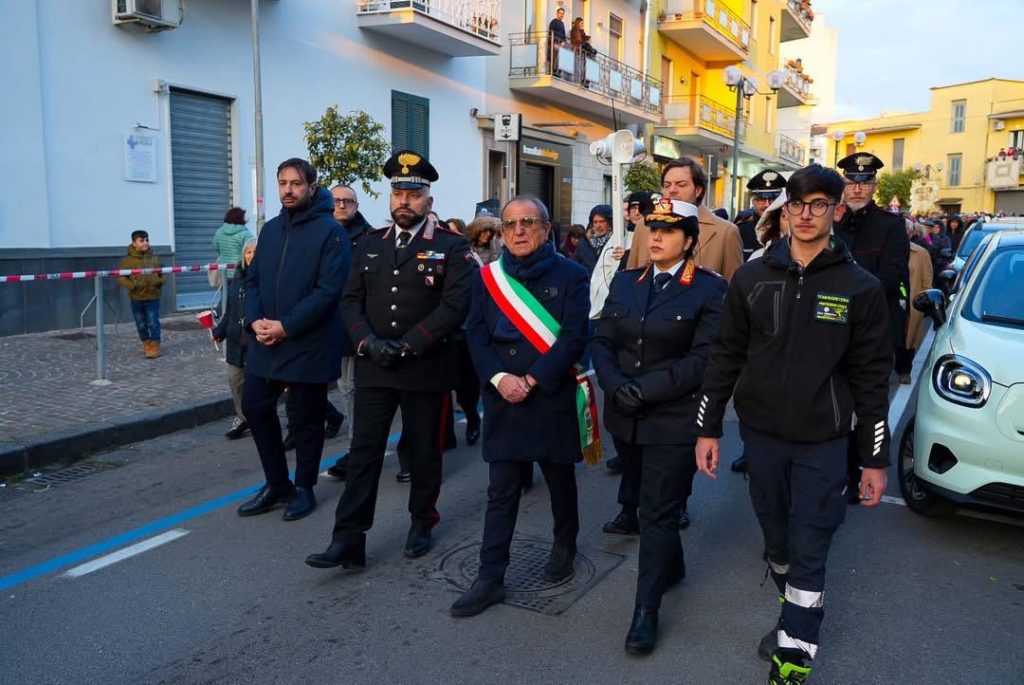 Sant’Anastasia, Venerdì Santo tra folla e devozione: la processione attraversa il paese