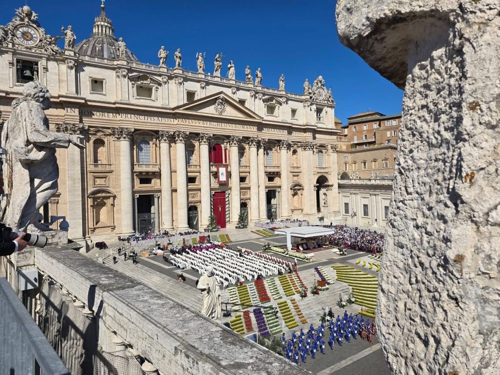 Pasqua, l’Urbi et Orbi di Leone XIV: «Fermate le guerre, scegliete la pace»