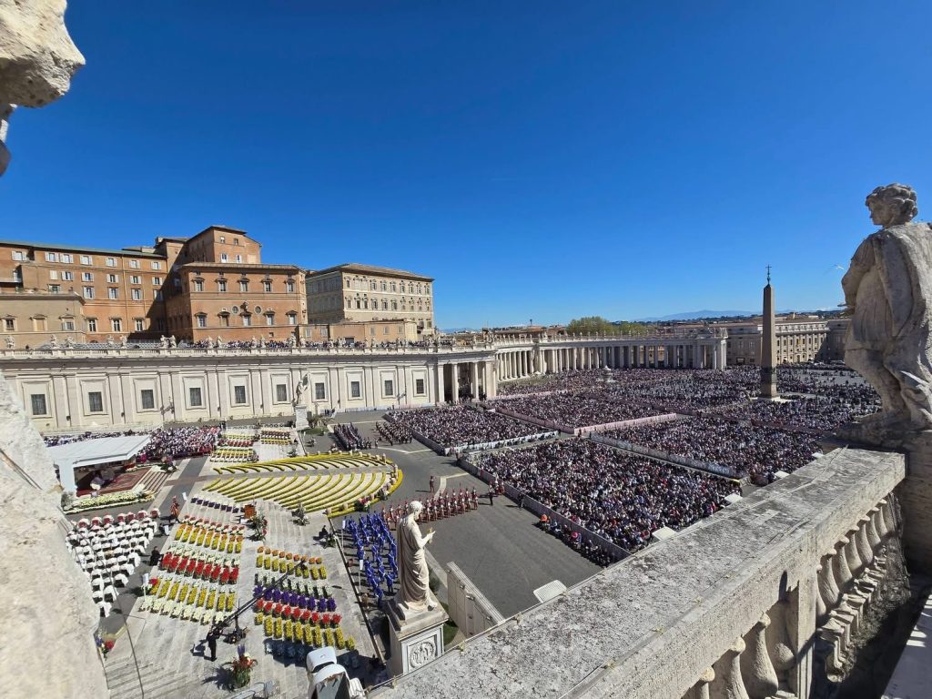 Pasqua, l’Urbi et Orbi di Leone XIV: «Fermate le guerre, scegliete la pace»