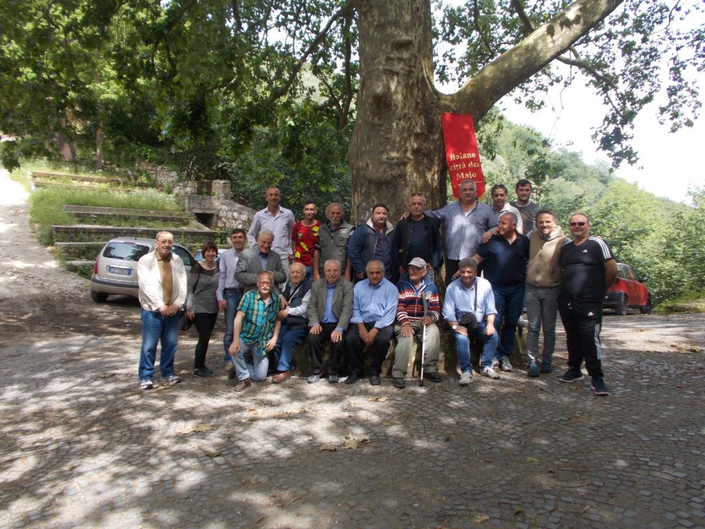 Mercoledì in Albis: Fontana Vecchia, dove torna un popolo Mercoledì in Albis: Fontana Vecchia, dove torna un popolo