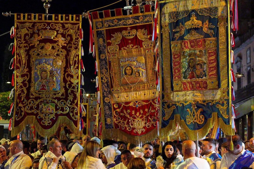 Sant’Anastasia, aperte nella notte le porte del Santuario: al via il Lunedì in Albis