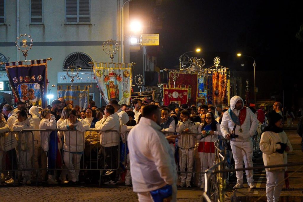 Sant’Anastasia, aperte nella notte le porte del Santuario: al via il Lunedì in Albis