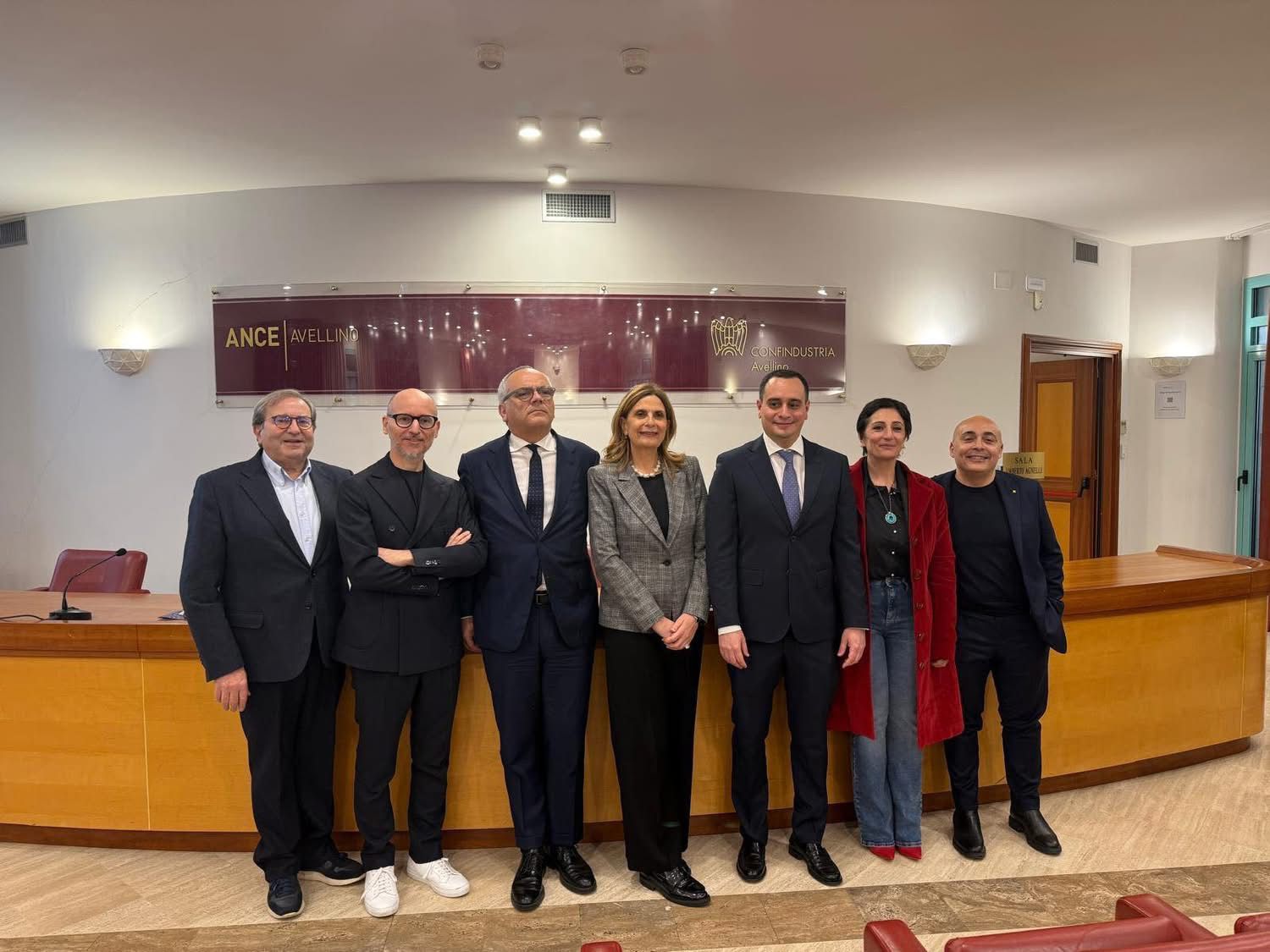 Confindustria Avellino, Angelo Petitto presenta squadra e programma: via libera unanime del Consiglio Generale Confindustria Avellino, Angelo Petitto presenta squadra e programma: via libera unanime del Consiglio Generale
