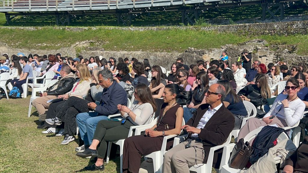 Avella, al via il Concorso Europeo di Teatro Greco: arrivati gli studenti dalla Grecia. VIDEO