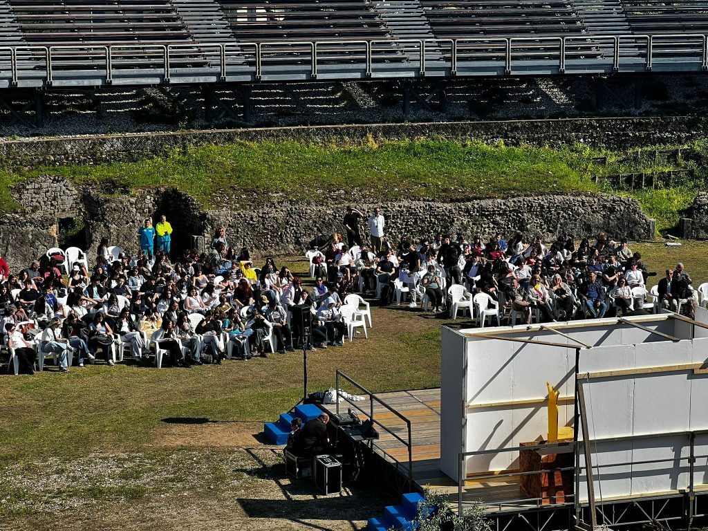 Avella, al via il Concorso Europeo di Teatro Greco: arrivati gli studenti dalla Grecia. VIDEO