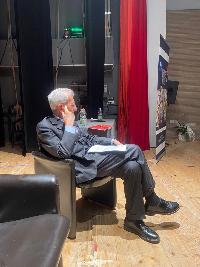 BAIANO. Grande successo per il primo appuntamento della seconda edizione della “Scuola di educazione politica”, un progetto di  Franco Vittoria