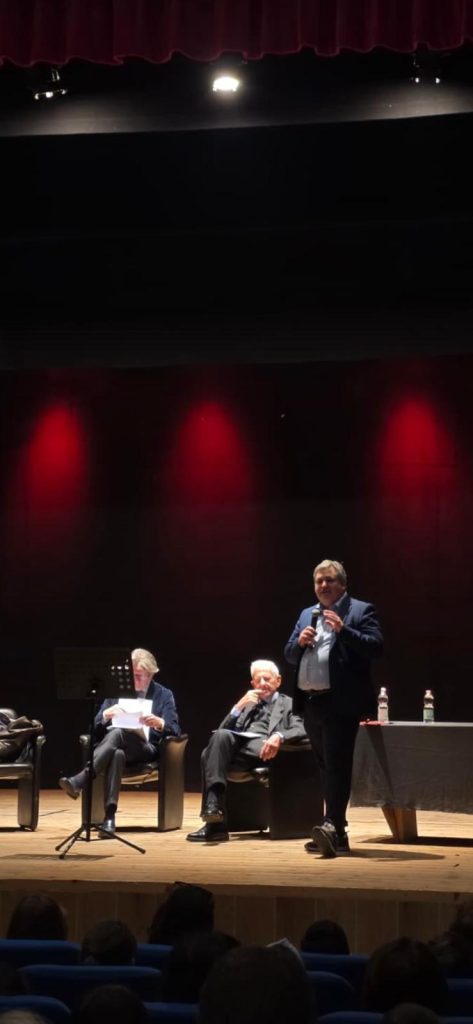 BAIANO. Grande successo per il primo appuntamento della seconda edizione della “Scuola di educazione politica”, un progetto di  Franco Vittoria