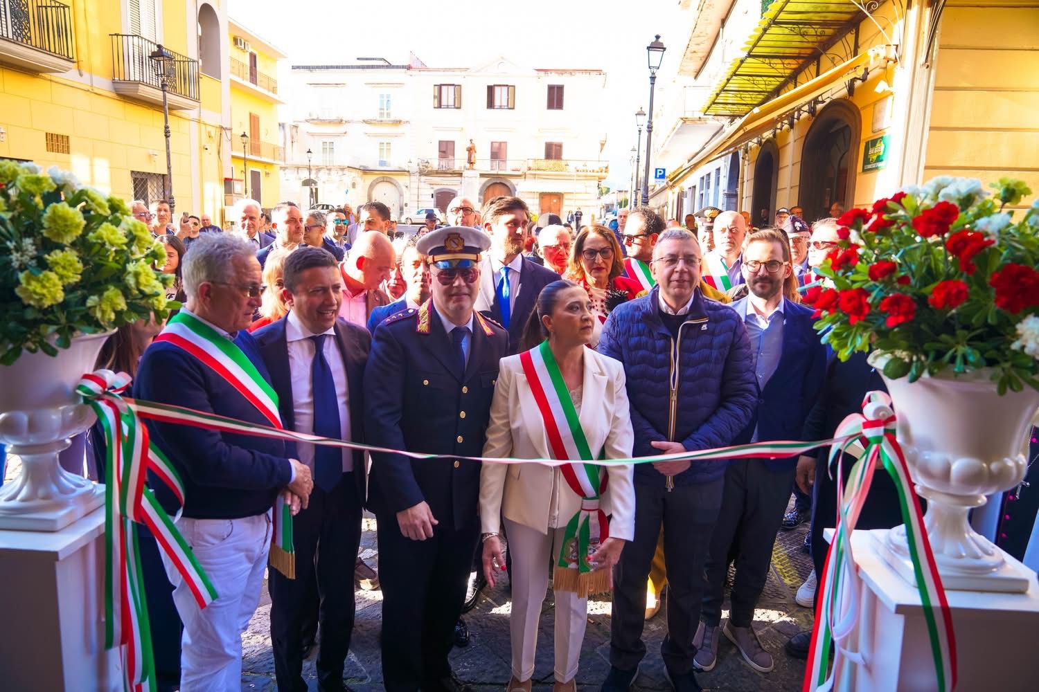 Cimitile, riapre la Casa Comunale: restituito alla città il cuore istituzionale.(foto)