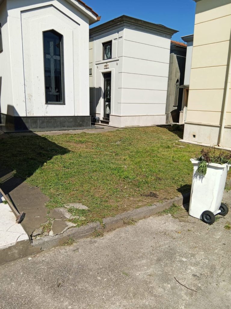Cimitile, manutenzione del verde pubblico: interventi in corso al cimitero comunale