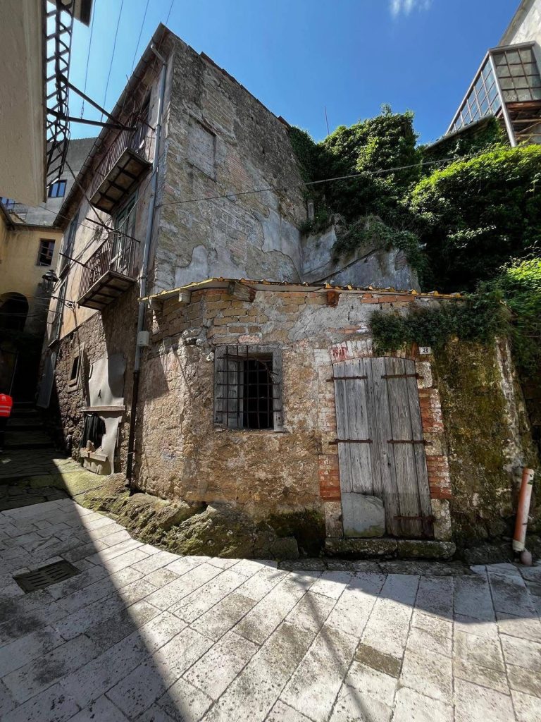 Altavilla Irpina, sicurezza e riqualificazione nel centro storico: proseguono gli interventi (foto)