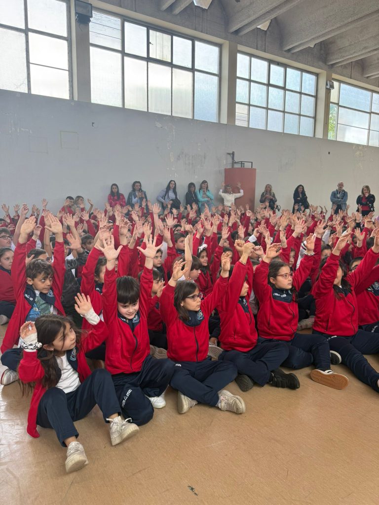 Avella, spettacolo di burattini per i più piccoli: successo alla scuola primaria