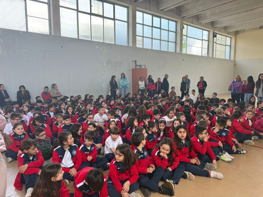 Avella, spettacolo di burattini per i più piccoli: successo alla scuola primaria