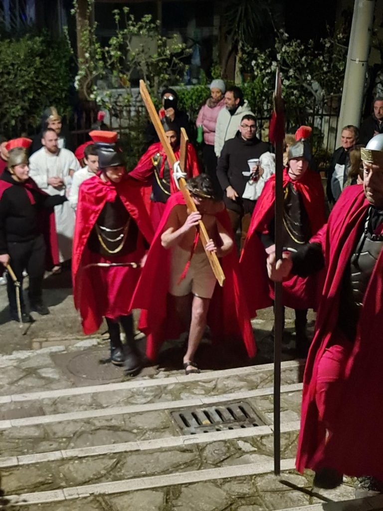 Grottolella, torna la Via Crucis vivente: fede, impegno e comunità