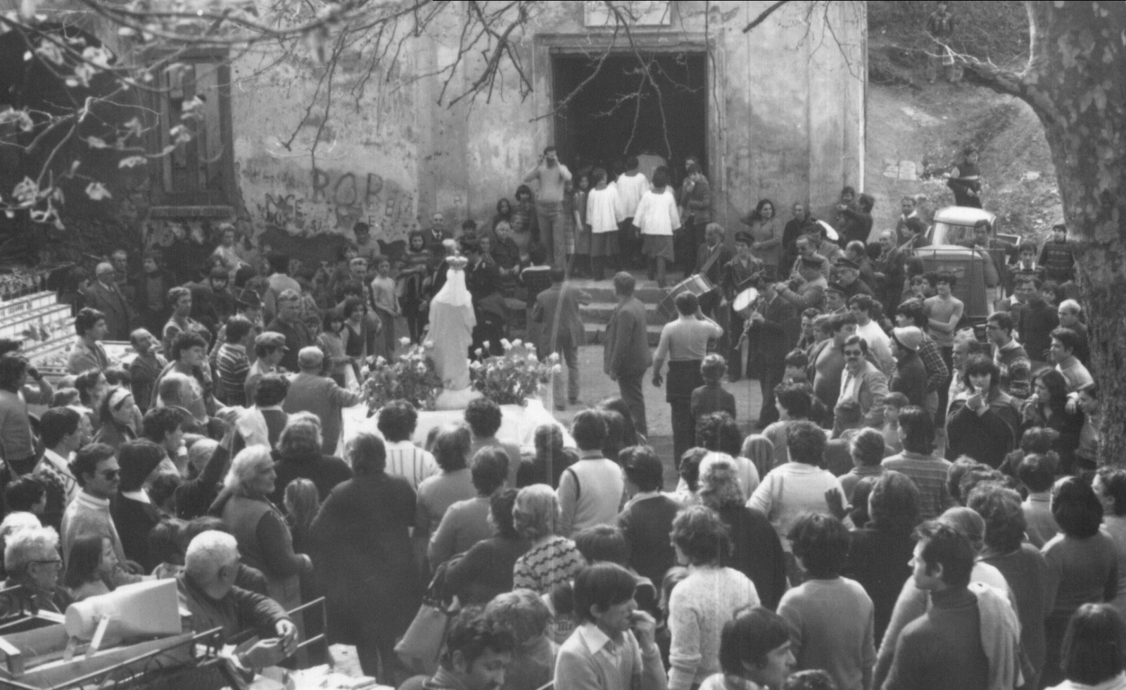 Mercoledì in Albis: Fontana Vecchia, dove torna un popolo Mercoledì in Albis: Fontana Vecchia, dove torna un popolo