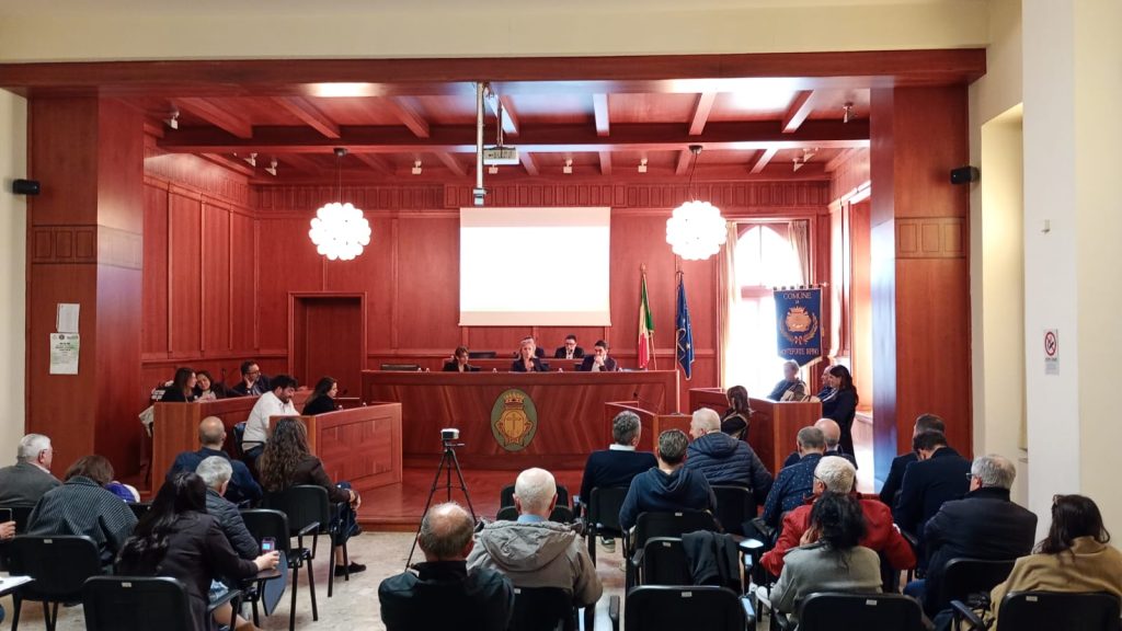 Monteforte Irpino, “L’Ora della Verità” fa il pieno: al via i consigli itineranti e lavori in via Rivarano