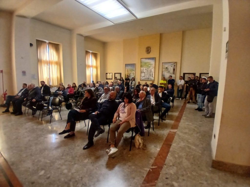 Monteforte Irpino, “L’Ora della Verità” fa il pieno: al via i consigli itineranti e lavori in via Rivarano