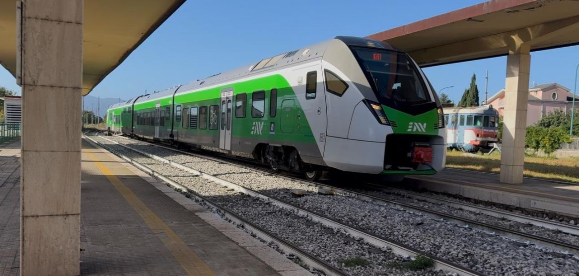 Sciopero EAV il 13 aprile: lavoratori incrociano le braccia contro la dirigenza Sciopero EAV il 13 aprile: lavoratori incrociano le braccia contro la dirigenza