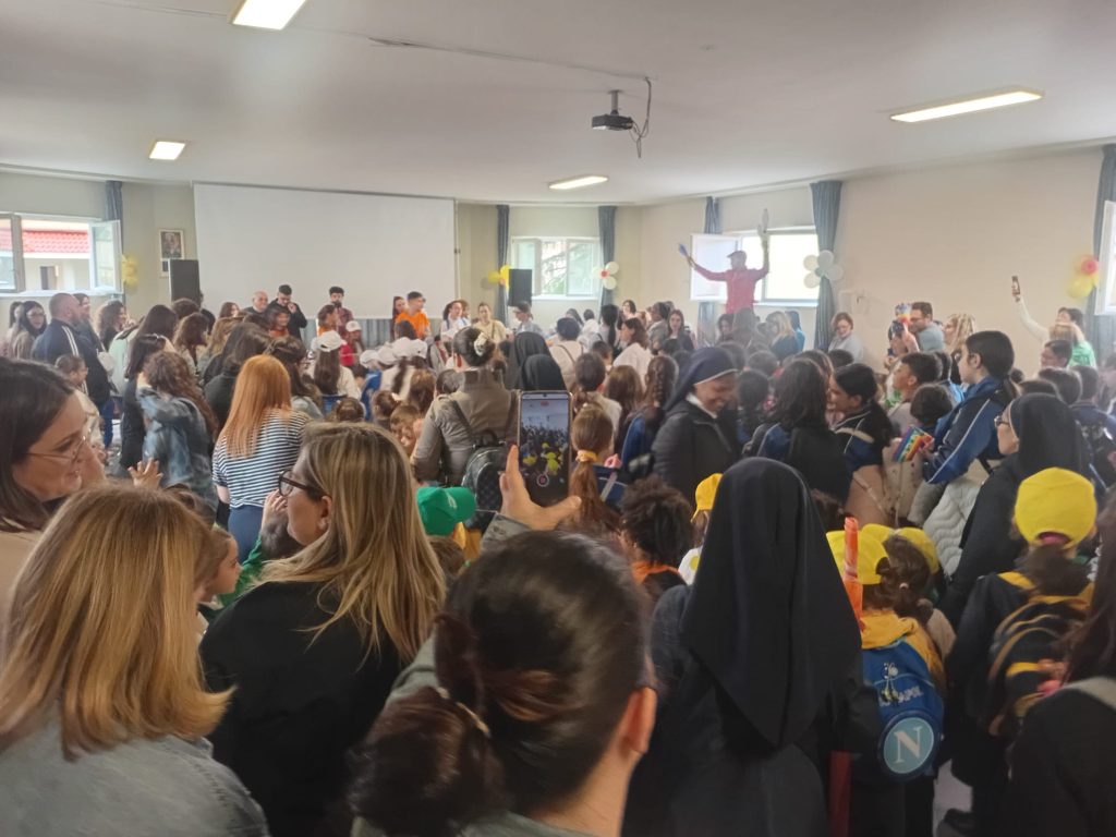 Visciano, successo per la Festa delle Scuole Cattoliche: “Con Francesco, insieme per la Pace”