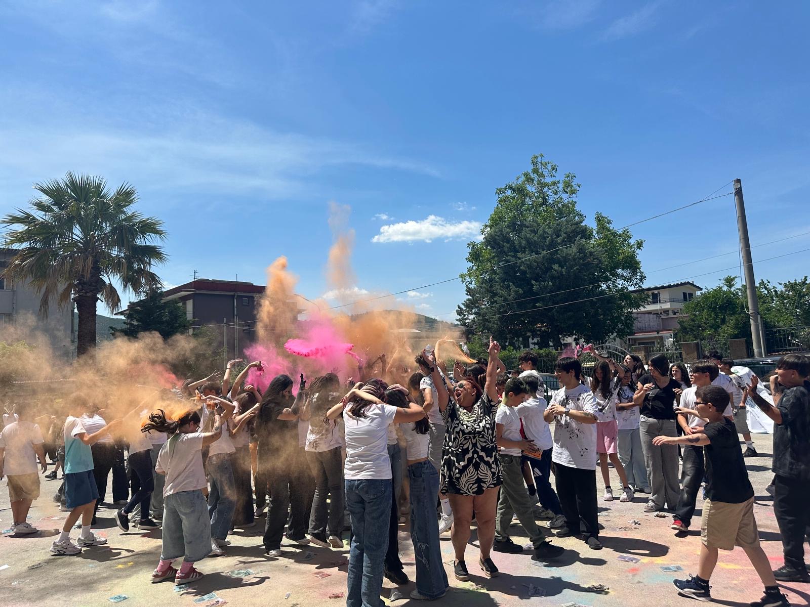 “Sentieri d’Irpinia”, festa finale a Baiano: musica, colori e certificati per 156 studenti protagonisti del progetto educativo “Sentieri d’Irpinia”, festa finale a Baiano: musica, colori e certificati per 156 studenti protagonisti del progetto educativo